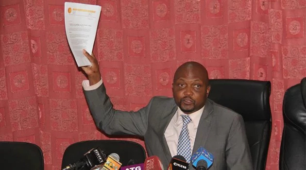 Angry Moses Kuria storms out of Radio Maisha after this is said about Uhuru (video)