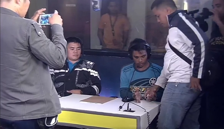 Nabuko si mamang magbubuko! Buko vendor who got beaten clearing operation by MMDA gets arrested Nabuko si mamang magbubuko! Buko vendor who got beaten clearing operation by MMDA gets arrested