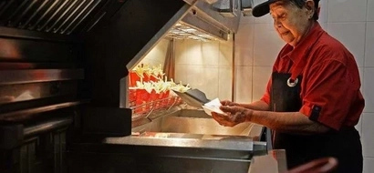 92-year-old woman continues working at McDonald’s ‘because she loves it’