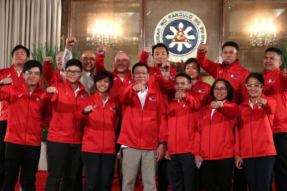 Duterte praises Hidilyn Diaz’s win Duterte praises Hidilyn Diaz’s win