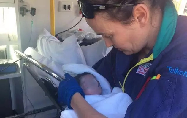 This 31-year-old woman unexpectedly goes into labour, gives birth in taxi This 31-year-old woman unexpectedly goes into labour, gives birth in taxi