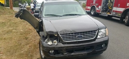 Two kids 3 and 5 years old decided to visit their grandma driving mom's SUV