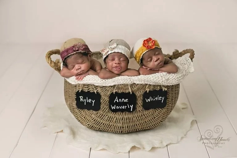 White couple give birth to African triplets and the internet adores them White couple give birth to African triplets and the internet adores them