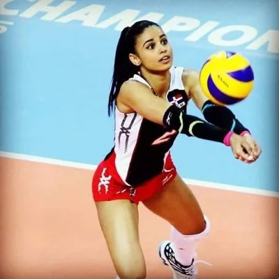 This guy has best job in the world working as masseur with volleyball hottie Winifer Fernandez This guy has best job in the world working as masseur with volleyball hottie Winifer Fernandez