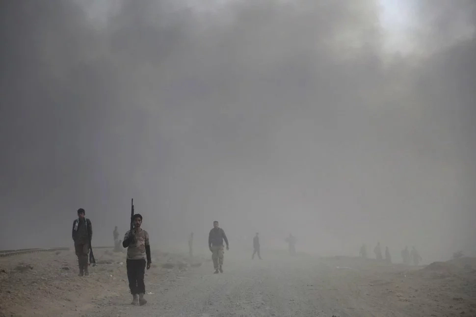 Breathtaking Photos Reveal The Dangers Soldiers Face In Battle For Mosul, Iraq Breathtaking Photos Reveal The Dangers Soldiers Face In Battle For Mosul, Iraq