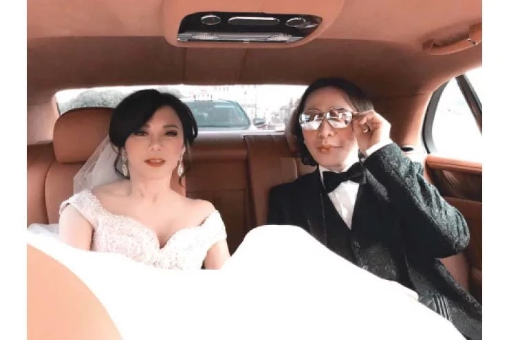 Michael Cinco's favorite muse is no other than Marian Rivera Michael Cinco's favorite muse is no other than Marian Rivera