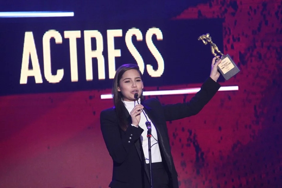 Jasmine isn’t a new face to the indie scene. (Photo credits: ABS-CBN news) Jasmine isn’t a new face to the indie scene. (Photo credits: ABS-CBN news)