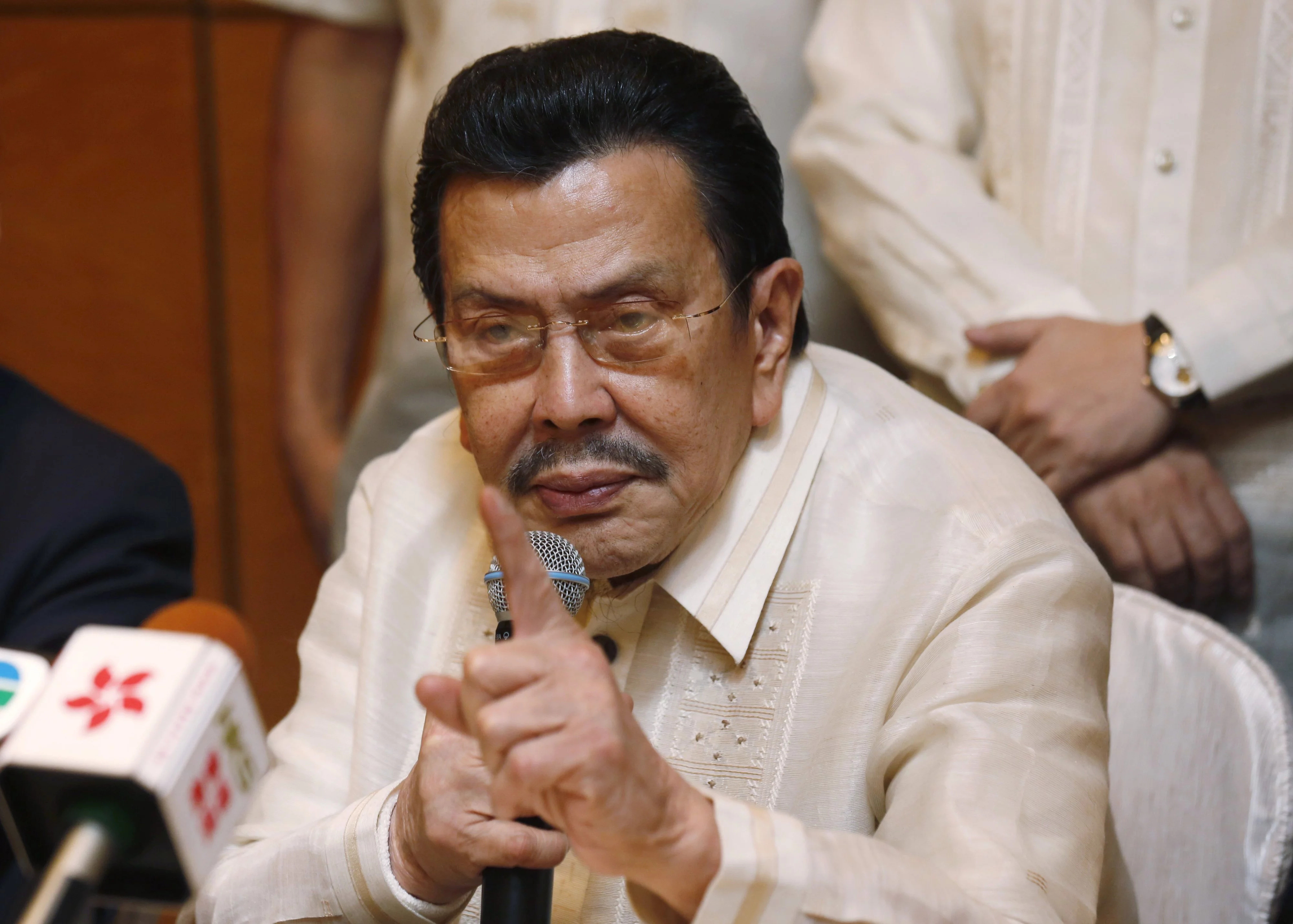 Estrada supports Duterte’s ‘name and shame’ drug campaign Estrada supports Duterte’s ‘name and shame’ drug campaign