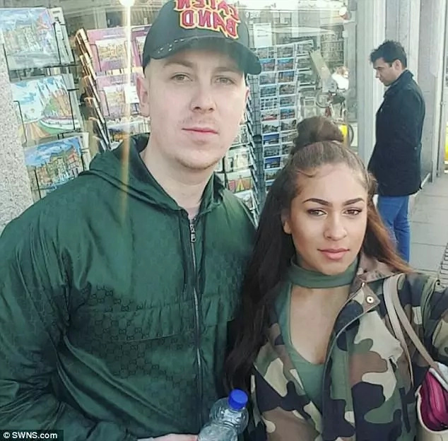 Woman, 20, hid skin condition from boyfriend for 7 months (photos) Woman, 20, hid skin condition from boyfriend for 7 months (photos)