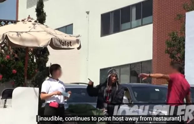 Restaurant apologizes for the way they treat rich guy dressed as homeless Restaurant apologizes for the way they treat rich guy dressed as homeless