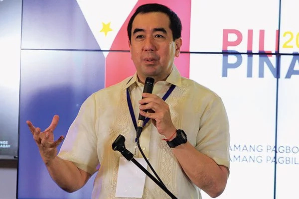 Despite glitches, Comelec thanks Smartmatic Despite glitches, Comelec thanks Smartmatic