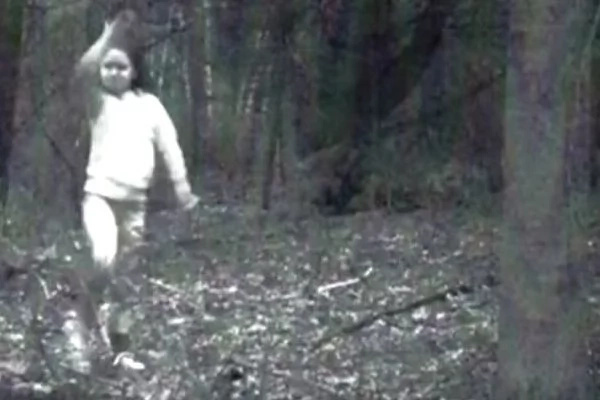 Is The Mysterious Picture of The Ghost Girl In Cambridge True Or Fake? The Truth Behind Has Been Revealed and You Won't Believe It Is The Mysterious Picture of The Ghost Girl In Cambridge True Or Fake? The Truth Behind Has Been Revealed and You Won't Believe It