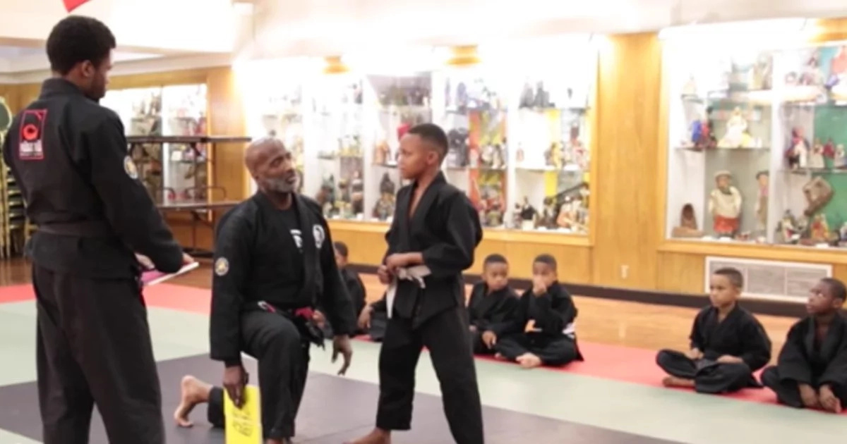 A master telling this boy ‘It’s OK to cry’ is going viral for all the right reasons A master telling this boy ‘It’s OK to cry’ is going viral for all the right reasons