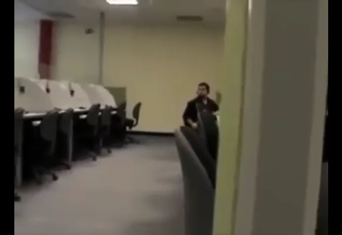 Netizens viewed this video as the best call center prank ever. Netizens viewed this video as the best call center prank ever.