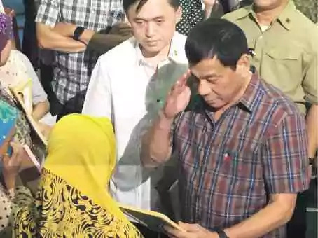Duterte to send 9,000 soldiers to destroy Abu Sayyaf Duterte to send 9,000 soldiers to destroy Abu Sayyaf