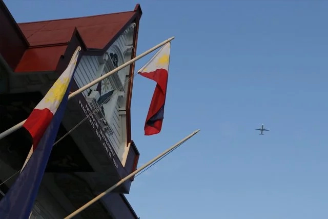 Marawi City Residents Become Emotional as Philippine Flag Is Raised Amidst the Ongoing War During Independence Day Marawi City Residents Become Emotional as Philippine Flag Is Raised Amidst the Ongoing War During Independence Day