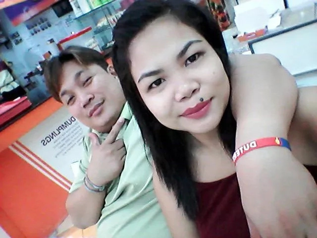 Love knows no distance! Magkasintahang nagmamahalan, lalong naging matatag nang sila'y magkalayo Love knows no distance! Magkasintahang nagmamahalan, lalong naging matatag nang sila'y magkalayo