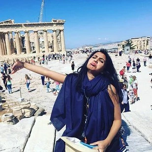 Wife documents husband-less honeymoon trip Wife documents husband-less honeymoon trip