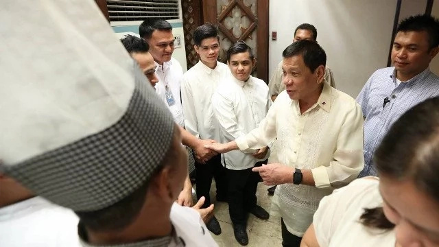 Duterte to issue pre-signed pardon forms to cops and military Duterte to issue pre-signed pardon forms to cops and military