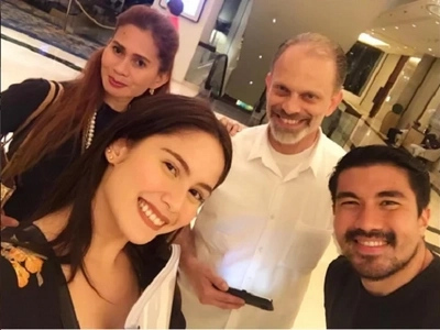 What’s the occasion? Jessy Mendiola is all smiles when Luis Manzano bond with her parents