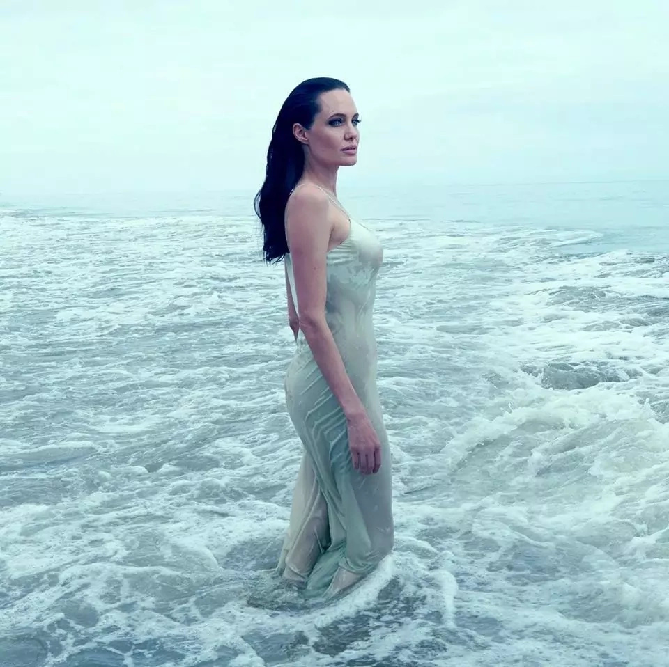 Angelina-Jolie Angelina-Jolie