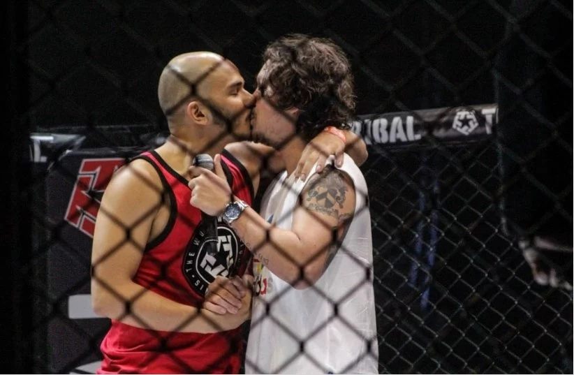 Baron and Kiko share smooch in Dutdutan 2016 Baron and Kiko share smooch in Dutdutan 2016