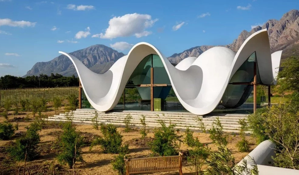 Angelic! Chapel with WINGS and references to Bible events completed in South Africa (photos)