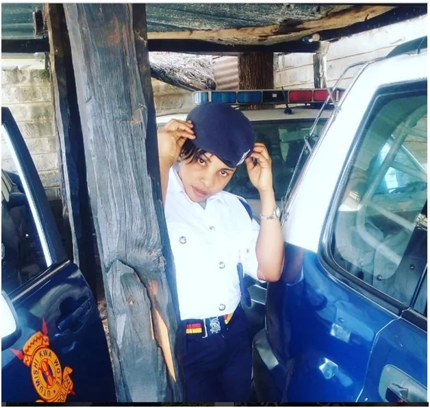 Kenyans spot another beautiful cop and spread the world faster than wildfire (photos)