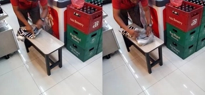 Poor old night shift taxi driver proves ‘may forever’ as he wraps wife’s gift at convenience store at 5 a.m.
