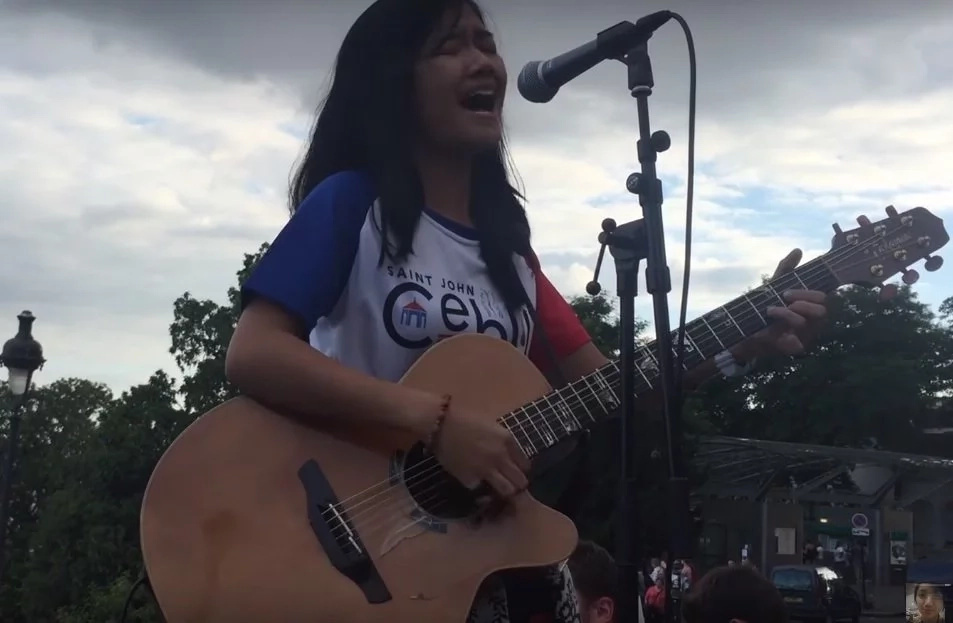 Filipina singer surprises crowd with powerful performance Filipina singer surprises crowd with powerful performance