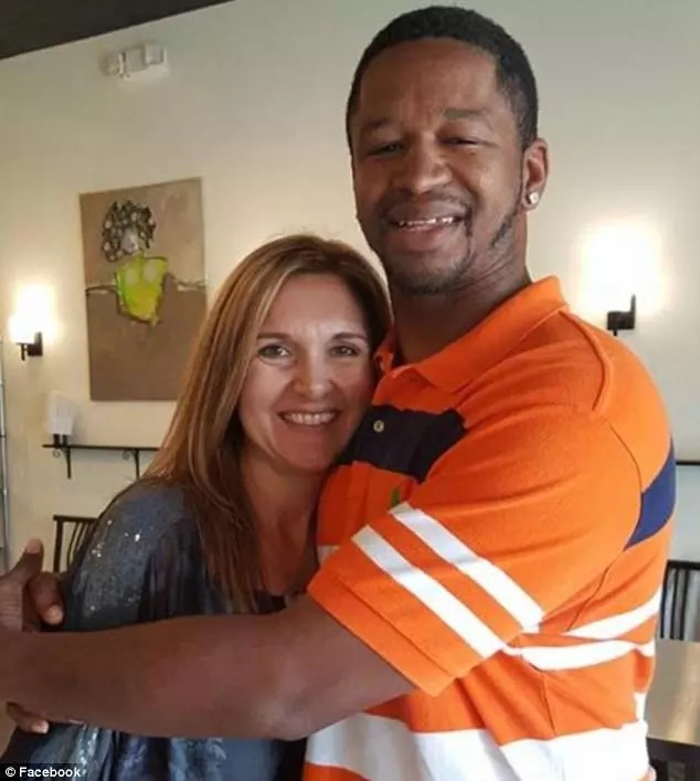 Kindhearted mother takes homeless man who was ABANDONED by parents, gives him new leaf of life (photos) Kindhearted mother takes homeless man who was ABANDONED by parents, gives him new leaf of life (photos)
