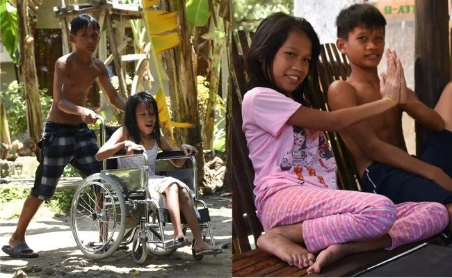 An Awe-spiring Story About A Young Boy Carrying His Younger Sister to School for Eight Years! An Awe-spiring Story About A Young Boy Carrying His Younger Sister to School for Eight Years!