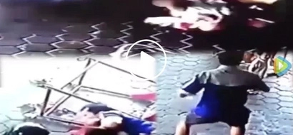 Heroic man saves two children from being crushed by car