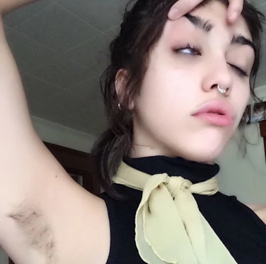 See Which Celeb Has Posted A Pic Of Their Daughter's Hairy Armpit See Which Celeb Has Posted A Pic Of Their Daughter's Hairy Armpit