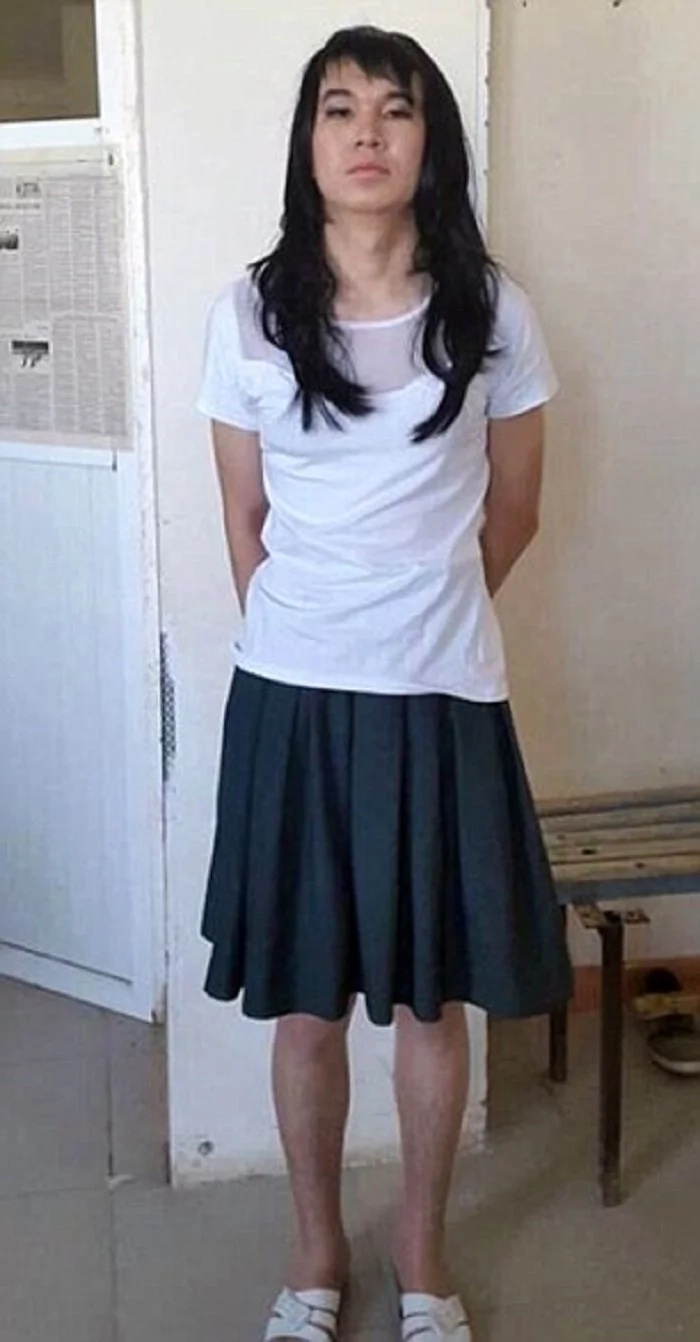 Guy disguises as girlfriend to take her exam Guy disguises as girlfriend to take her exam