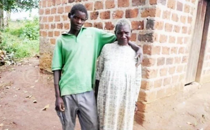 70-year-old woman claims she is PREGNANT from her young lover (photos) 70-year-old woman claims she is PREGNANT from her young lover (photos)