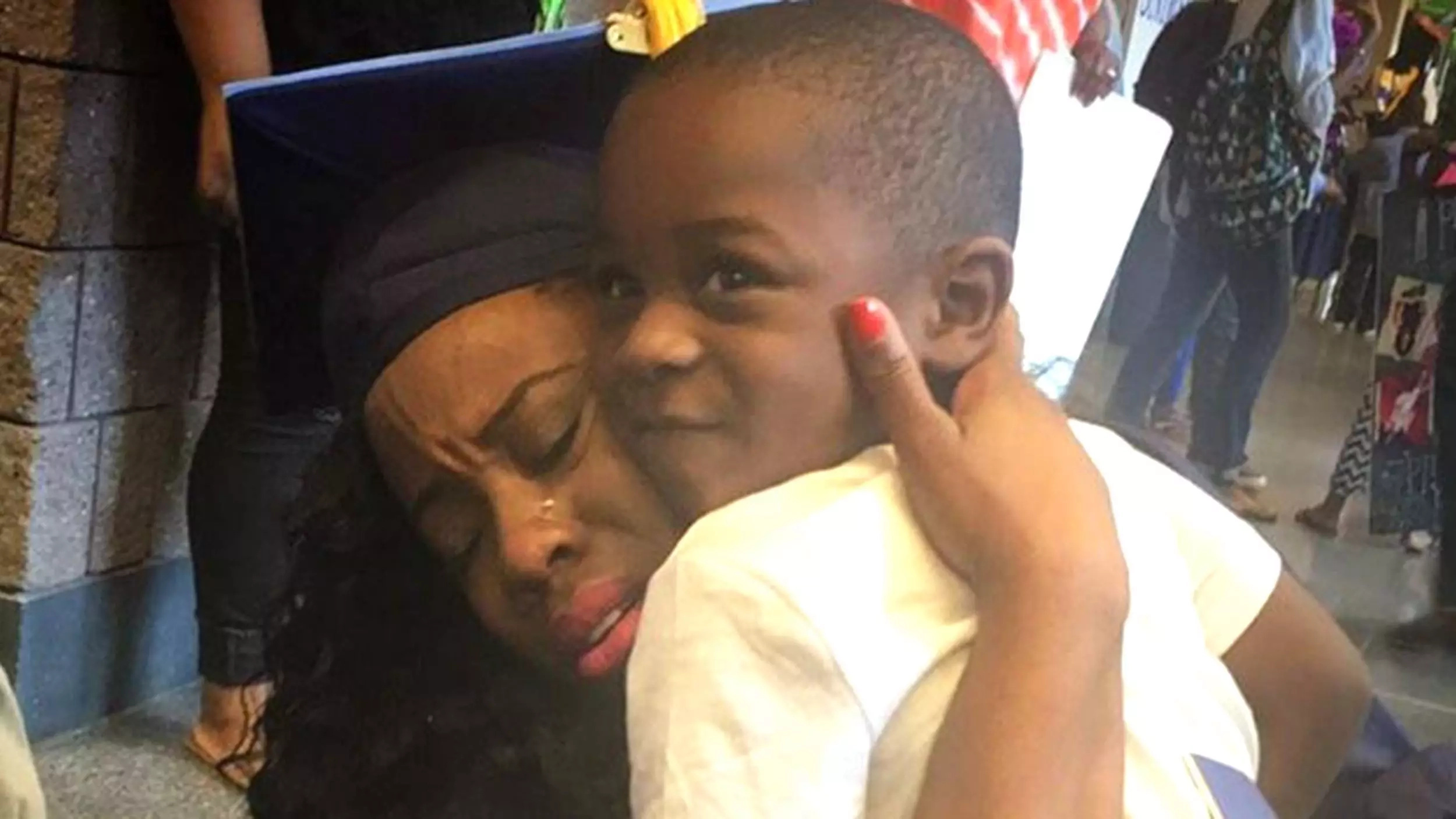 See amazing photos of young and ambitious moms graduating from college See amazing photos of young and ambitious moms graduating from college