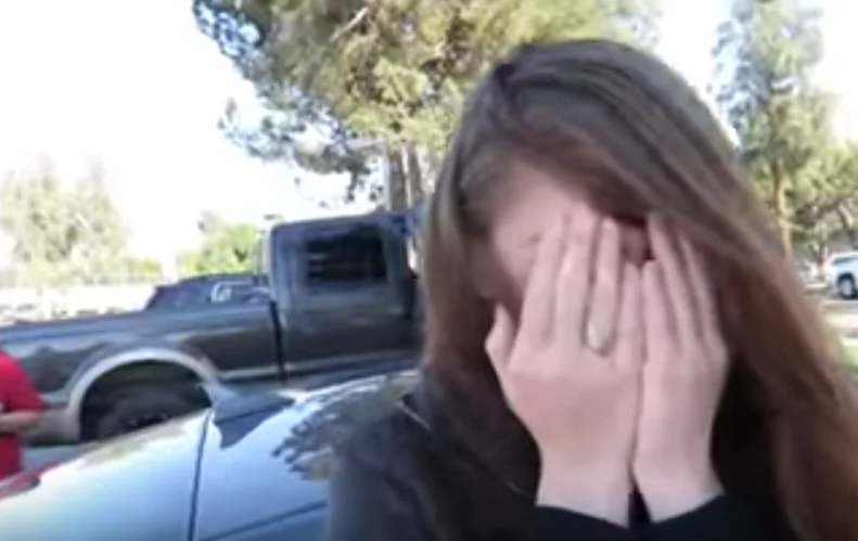 This guy wanted to bring HER home. When his girlfriend spotted them, she started crying This guy wanted to bring HER home. When his girlfriend spotted them, she started crying