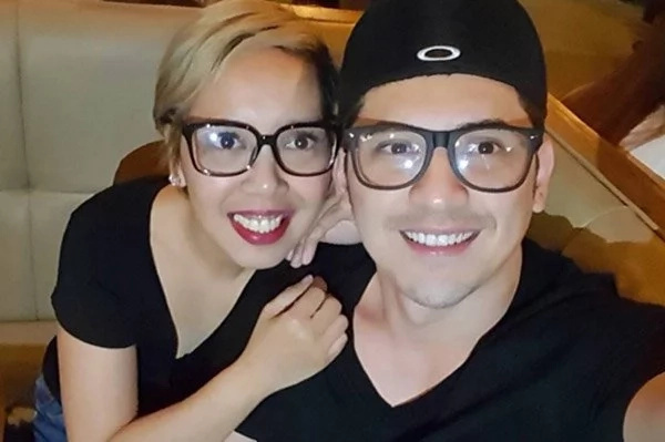 Sweet-sweetan na naman sila? Video of Ahron Villena teaching Kakai Bautista how to drive goes viral Sweet-sweetan na naman sila? Video of Ahron Villena teaching Kakai Bautista how to drive goes viral