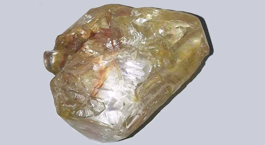 Pastor from Sierre Leone find MASSIVE 706-carat diamond (photos)