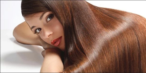 Amazing TRICK: A girl put aluminum foil after washing the hair and she delighted the best hairdresses of the world with this trick! Amazing TRICK: A girl put aluminum foil after washing the hair and she delighted the best hairdresses of the world with this trick!