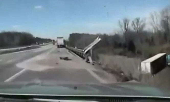 He rushed to the scene to assist He rushed to the scene to assist