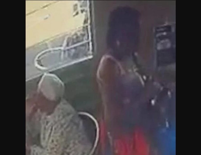 Mother THIEF uses her 10-year-old son to rob people Mother THIEF uses her 10-year-old son to rob people