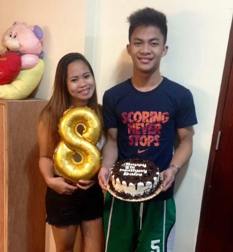 Girl goes viral for giving cake to boyfriend every monthsary Girl goes viral for giving cake to boyfriend every monthsary