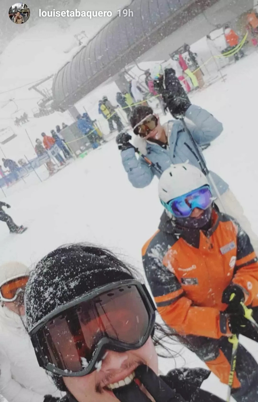 Pag sinama na sa pamilya, wala nang break-an! John Lloyd Cruz bonds with Ellen Adarna's brother, friends in Japan Pag sinama na sa pamilya, wala nang break-an! John Lloyd Cruz bonds with Ellen Adarna's brother, friends in Japan