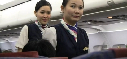 Look what this flight attendant did after offering a mother and her baby a ride!