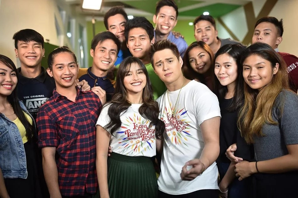 Kapamilya stars join ABS-CBN 2016 station ID Kapamilya stars join ABS-CBN 2016 station ID