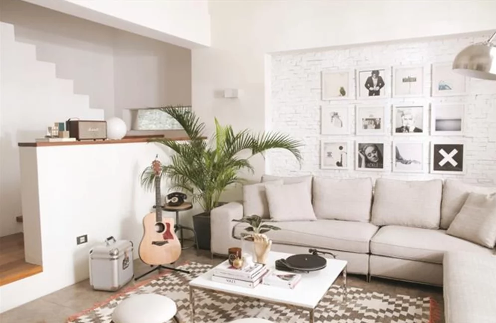 Sneak peek into Jericho Rosales' three-storey house Sneak peek into Jericho Rosales' three-storey house