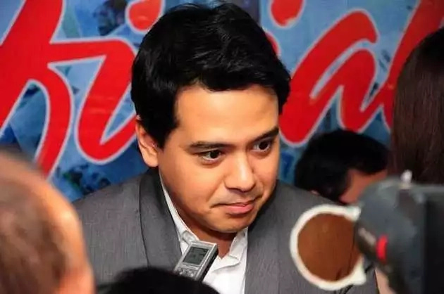 John Lloyd Cruz allegedly no longer a Star Magic talent nor a Kapamilya actor John Lloyd Cruz allegedly no longer a Star Magic talent nor a Kapamilya actor