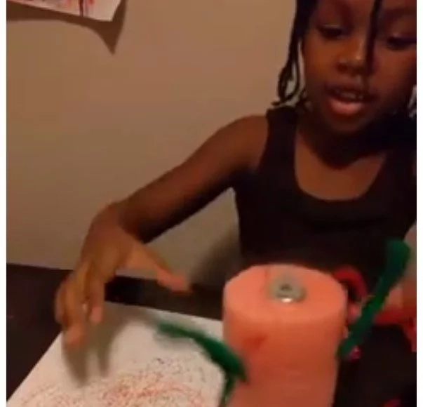 Children are our future! This cute 7-year-old invents ROBOT that made her FAMOUS (photos, video) Children are our future! This cute 7-year-old invents ROBOT that made her FAMOUS (photos, video)